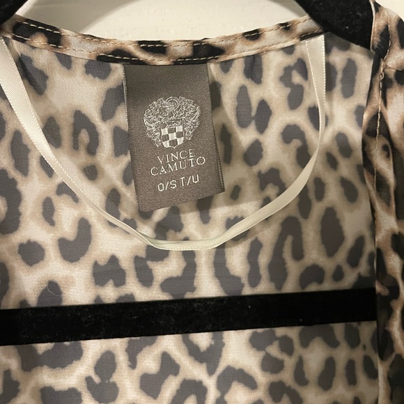 Vince Camuto womens Woven Lighweight Shawl - Picture 2 of 4